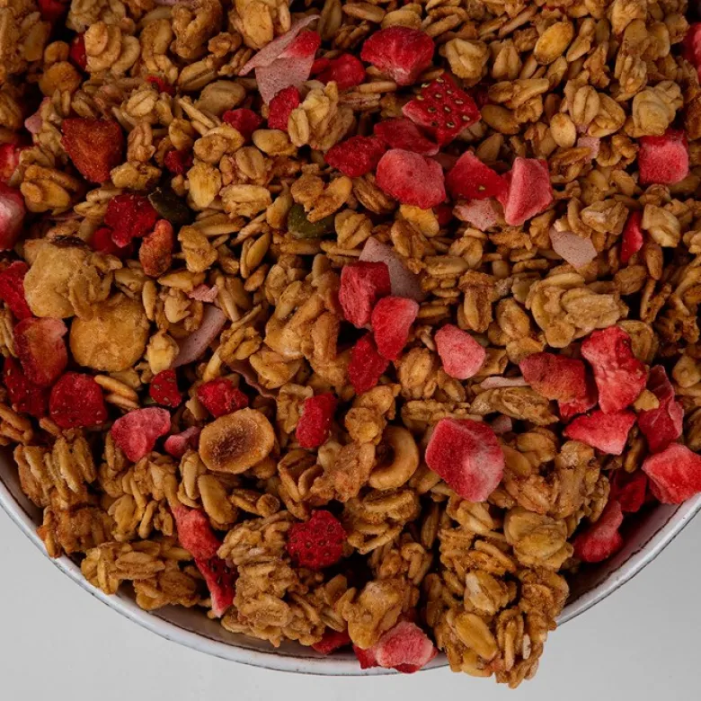 Crunchy Granola Jordgubb, Hasselnöt & Kokos, 450 g