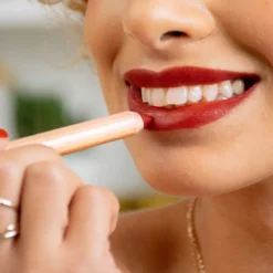 Jumbo Lip Pencil - Rouge, 2,1 g