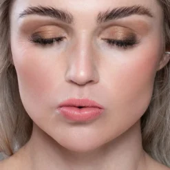 Natural Quattro Eyeshadow - Coffee & Cream, 8 g