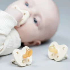 Naturgumminapp - Milky White, 3-36 mån